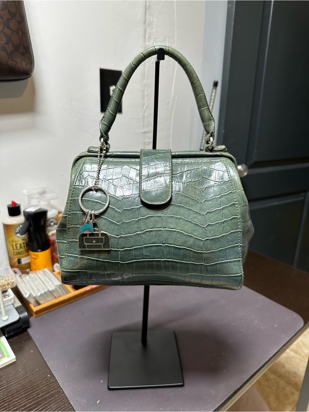 Vintage America Olive Green Croc-Embossed Top-Handle Satchel